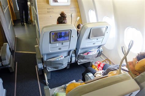 Review: Premium Economy on Alitalia's A330, JFK to Rome .